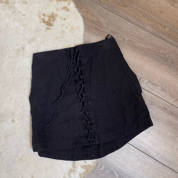 Free people walk my way up lace up mini skirt black - Picture 2 of 6